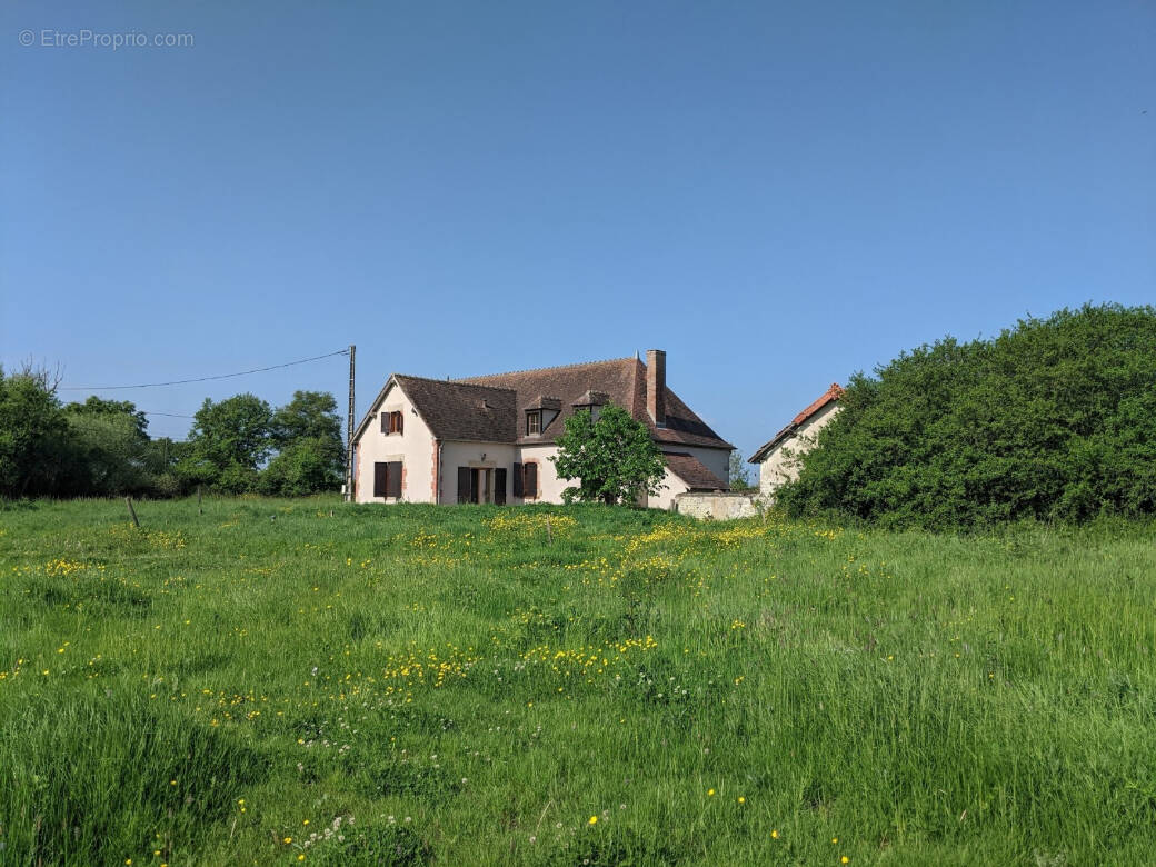 Maison à SAINT-LEOPARDIN-D'AUGY