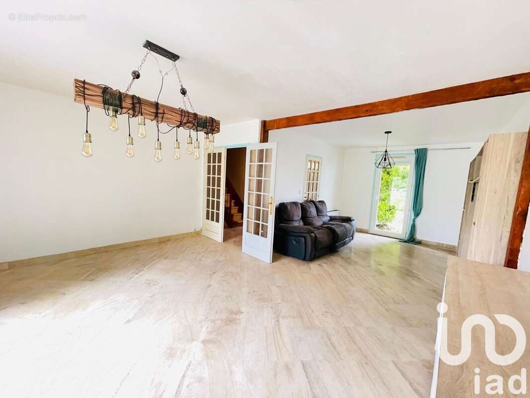 Photo 3 - Maison à THIAIS