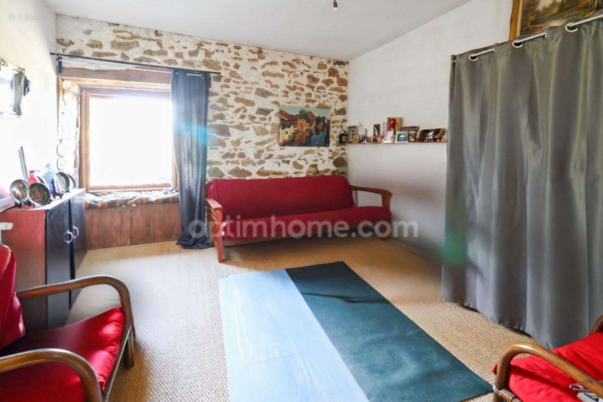 Maison de Charme et de Caractère de 353 m² - 9 Pièces - 6 Chambres sur parcelle de 662 m² - BELLAC 87300 - photo 22