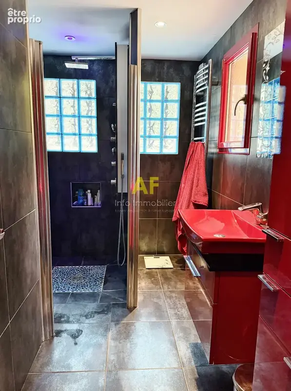 Saint-Raphaël, proche centre ville, villa 5 pièces avec garage et piscine - photo 13