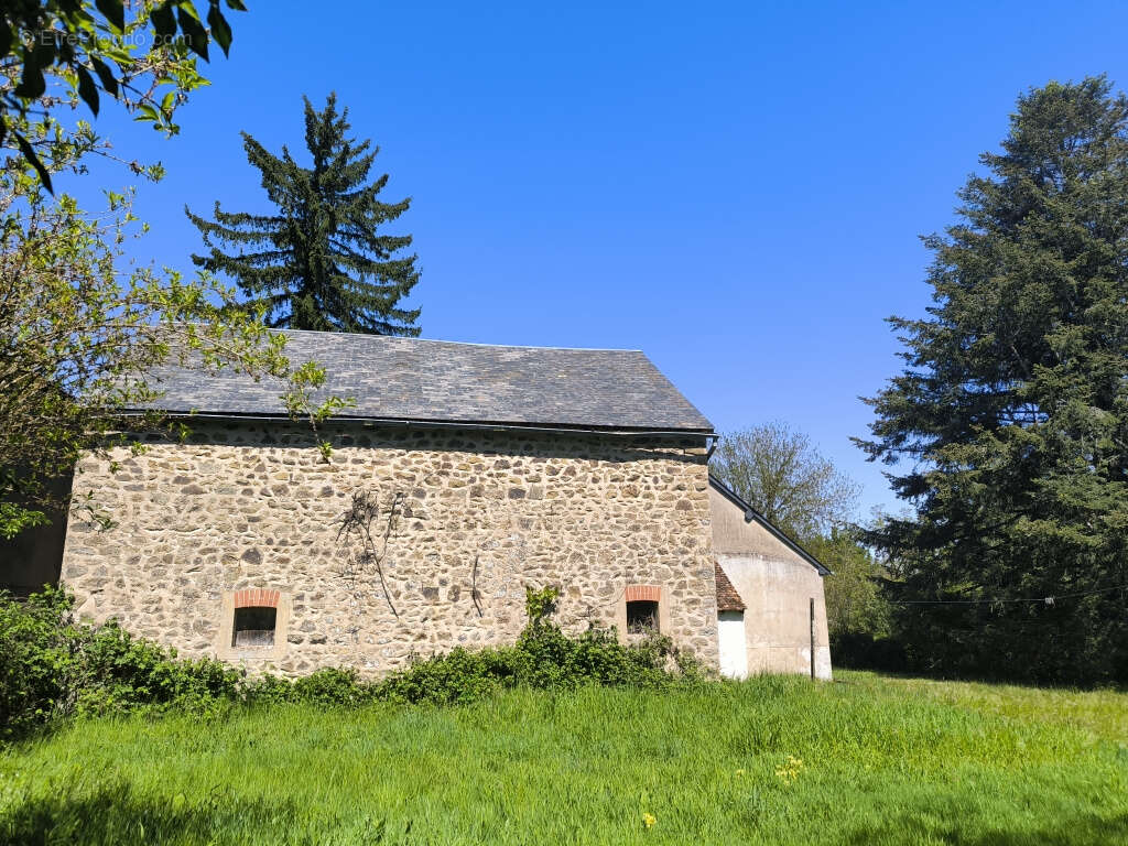 Maison à MONTREUILLON