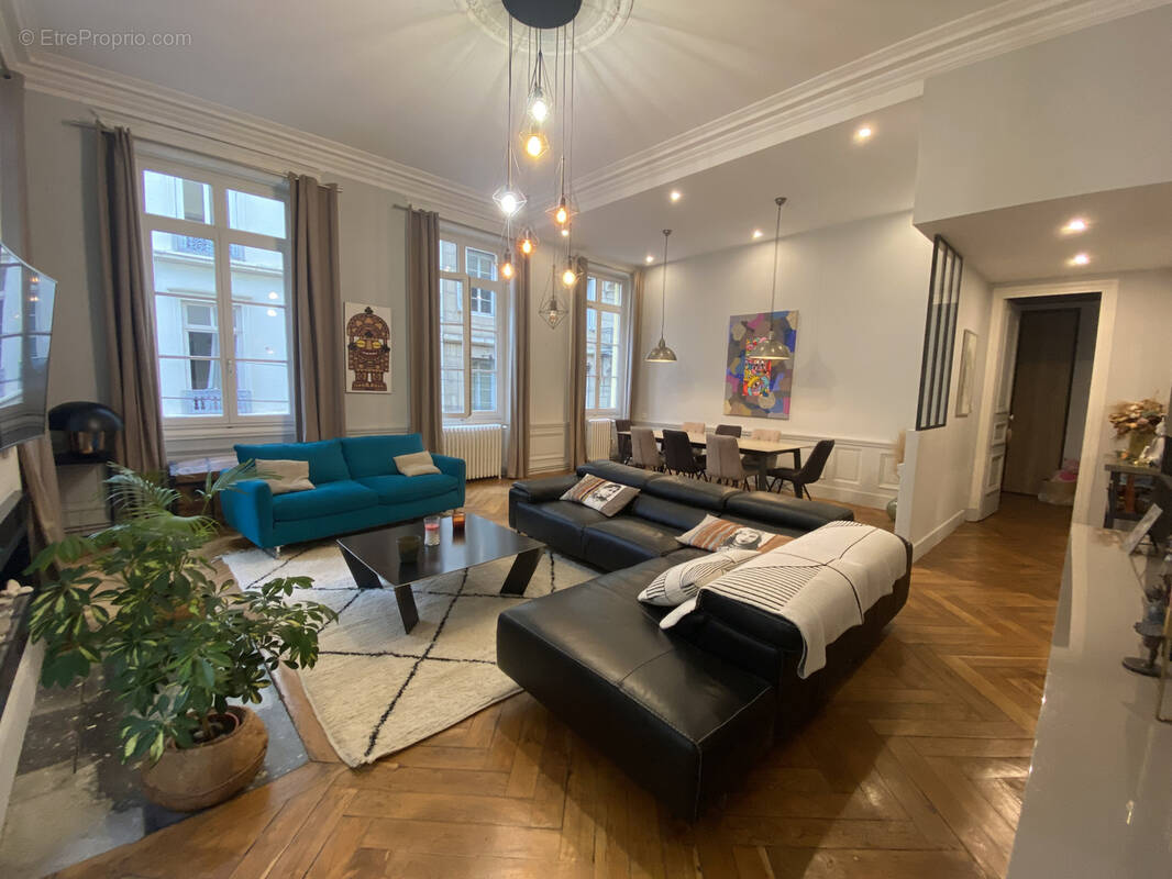 Appartement à SAINT-ETIENNE