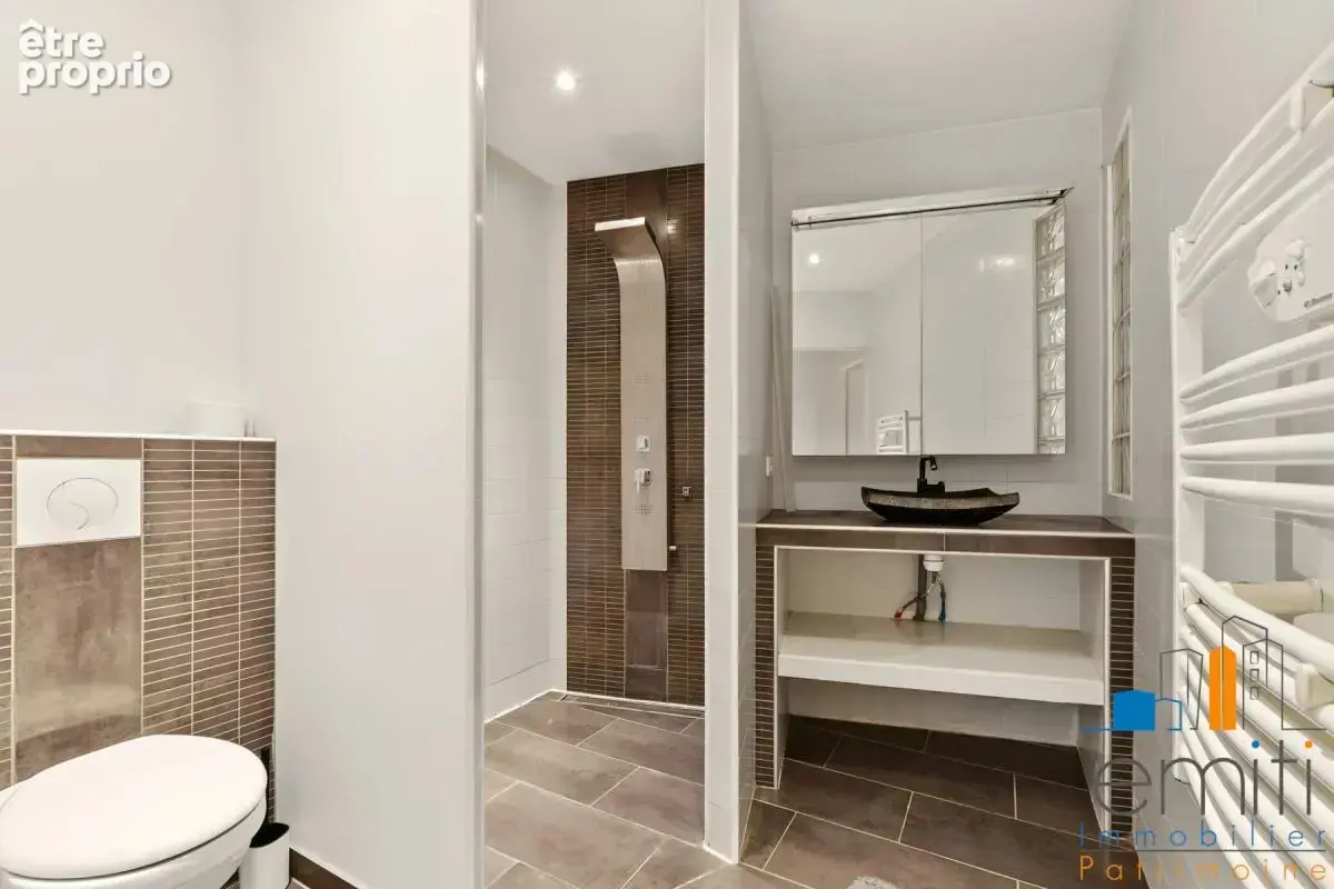 Maison d’architecte – 176 m², piscine et écrin de verdure à Mons - photo 8