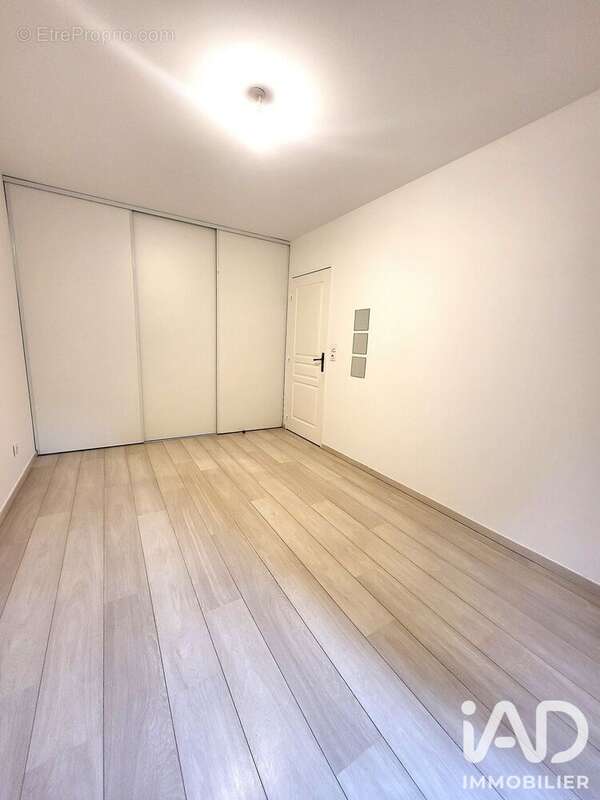 Appartement 52 m² à Saint-Jean-Bonnefonds  - photo 5