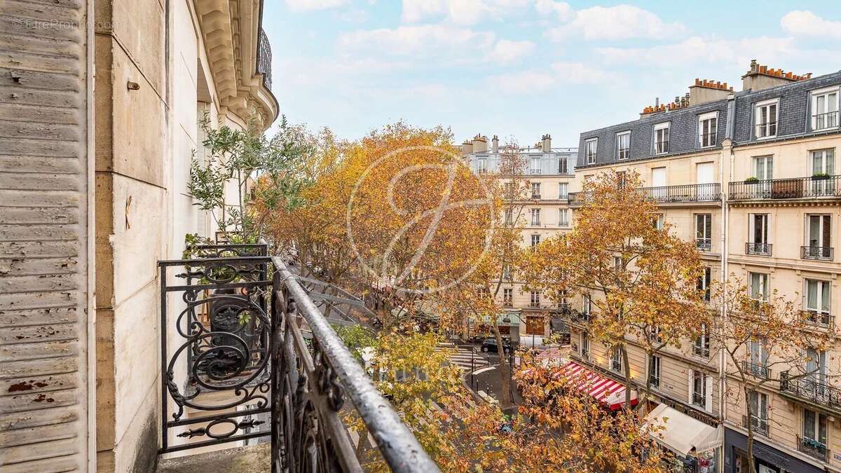 Appartement à PARIS-7E