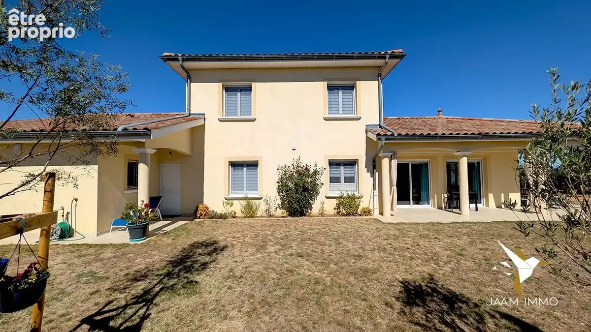 Maison 6 pièces 140 m² à vendre à Corcelles-En-Beaujolais (69220) - photo 1