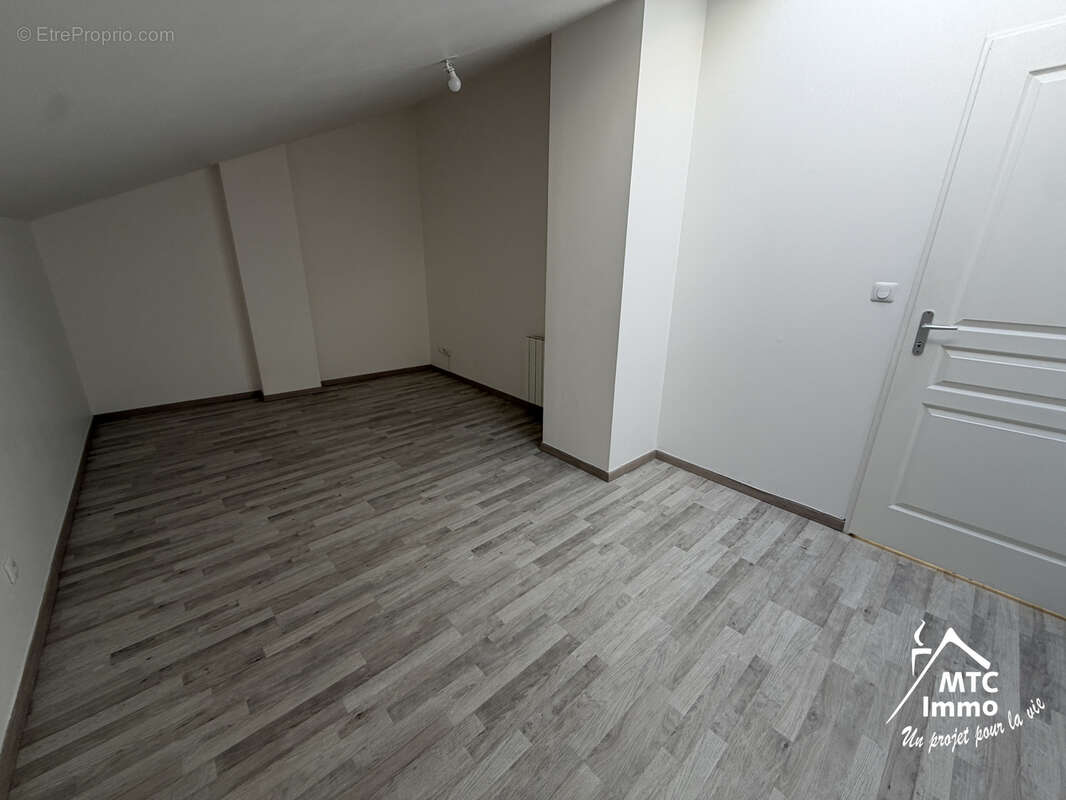 Appartement à SAINT-VULBAS