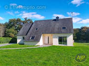 Maison à MOLAC