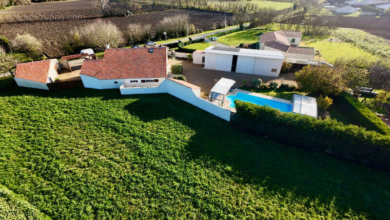 Maison à NALLIERS
