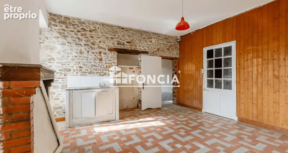 TALMONT-SAINT-HILAIRE - Maison de charme T5 de 133 m2 au coeur de la commune avec terrain de 262m2 - Charme et caractère - photo 3