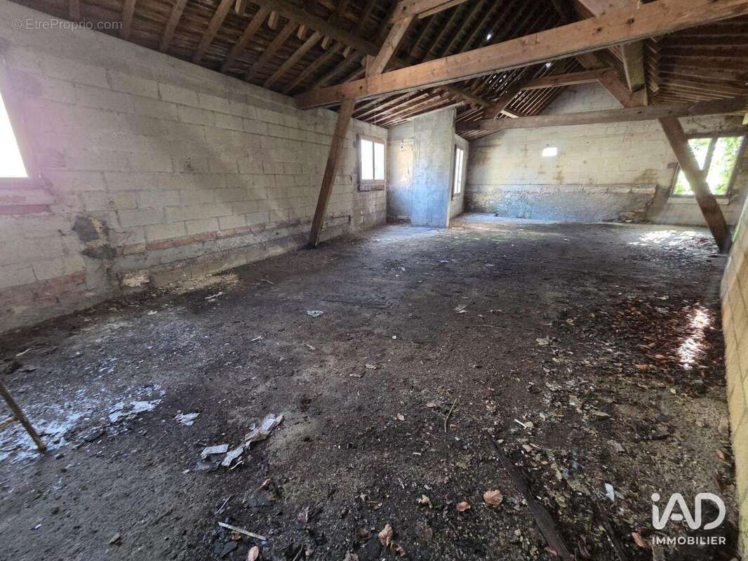 Photo 3 - Commerce à CREPY-EN-VALOIS