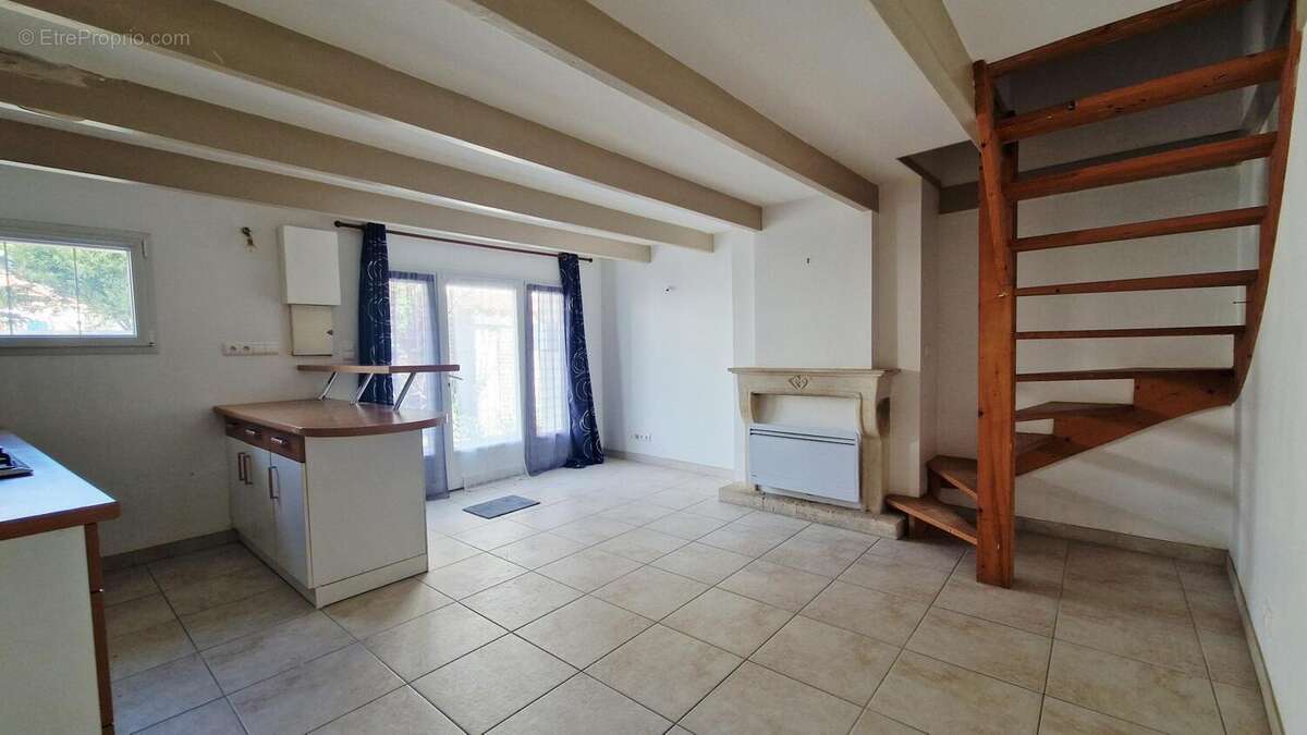 Maison 42 m² à Verines  - photo 2