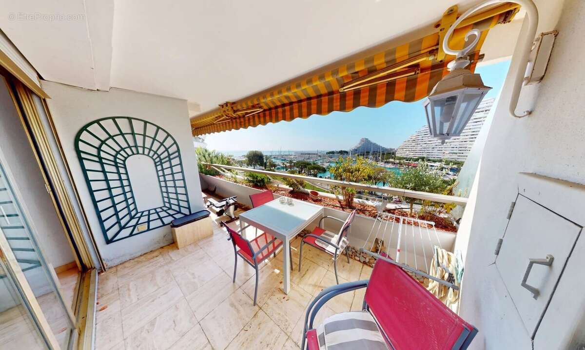 Appartement à VILLENEUVE-LOUBET
