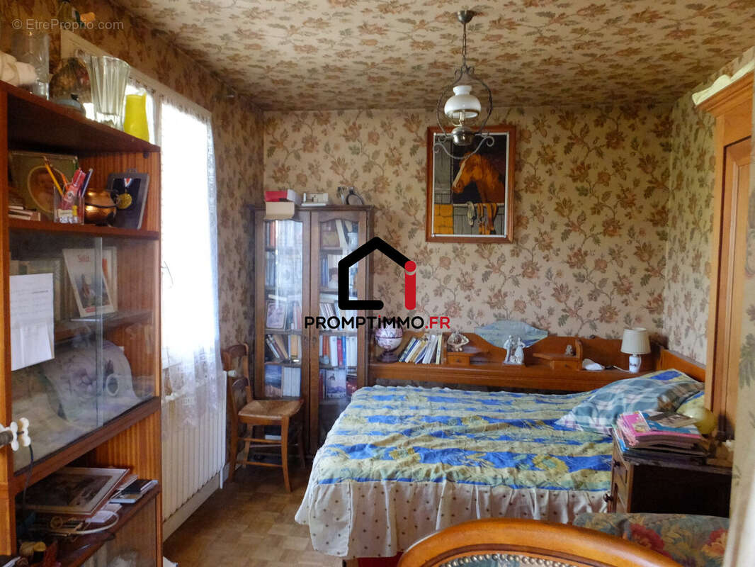 Maison 70 m² à Saint-Bonnet-Troncais  - photo 6