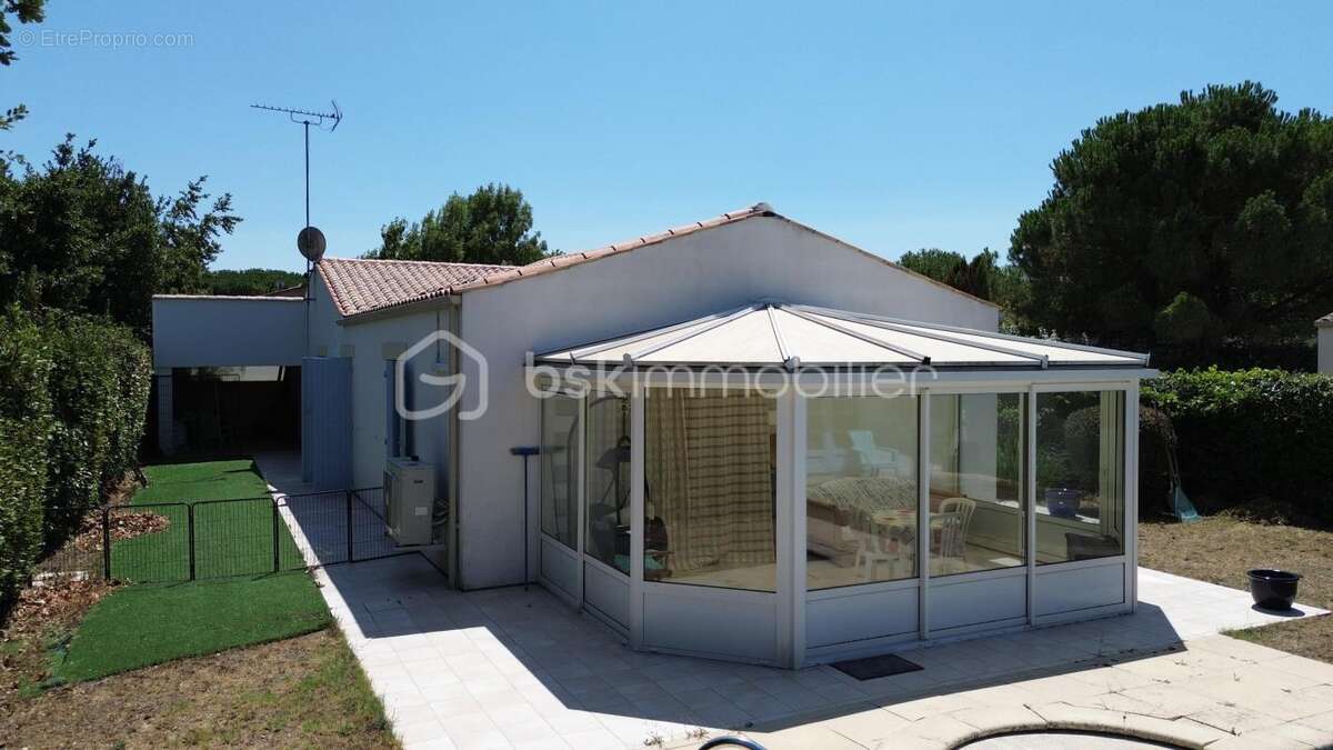 Plain-pied avec 3 chambres - Garage - Piscine - photo 12