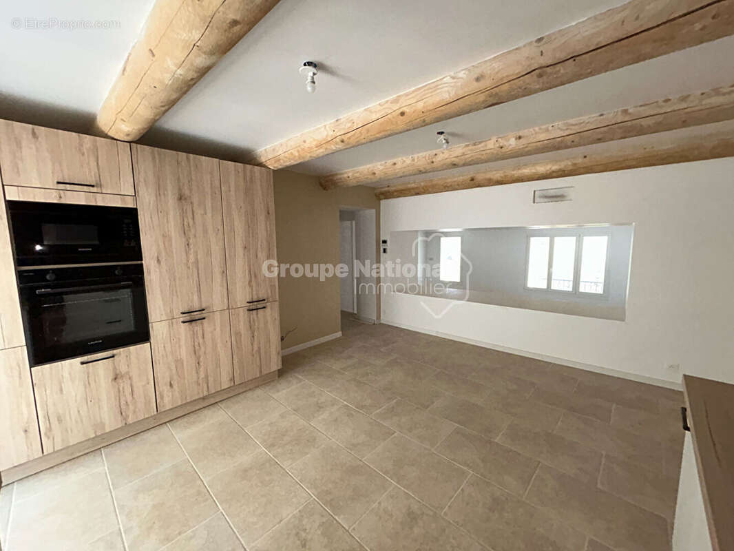 Maison de village rénovée d'environ 137m² avec jardin, piscine et garage - châteauneuf-du-pape - photo 7