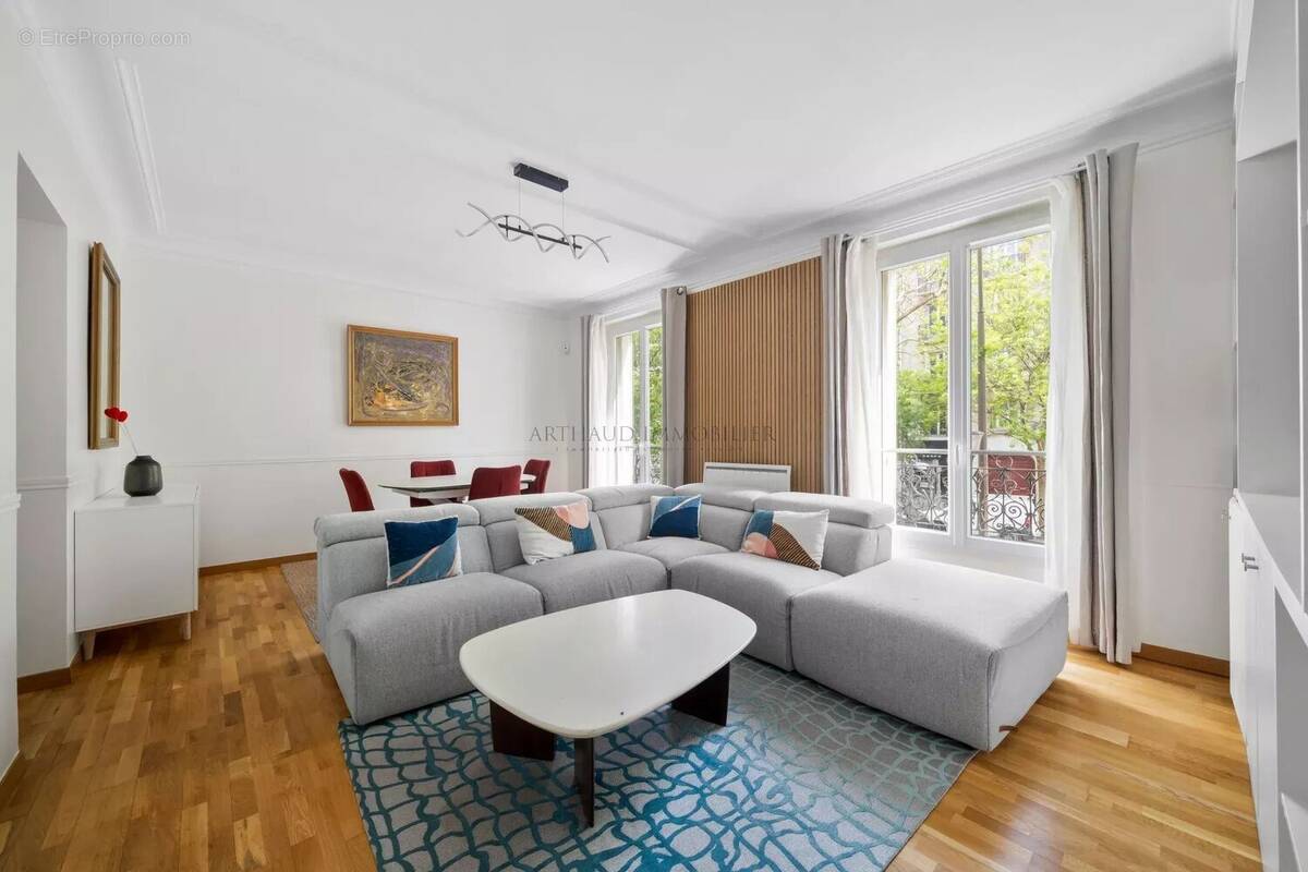 Appartement à PARIS-11E