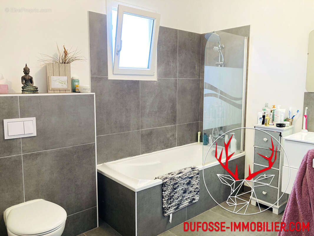 Maison à MEYRIEU-LES-ETANGS