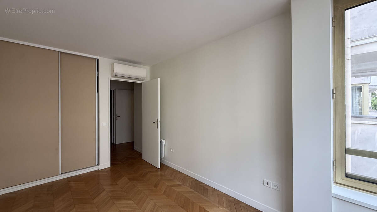 Appartement à LEVALLOIS-PERRET