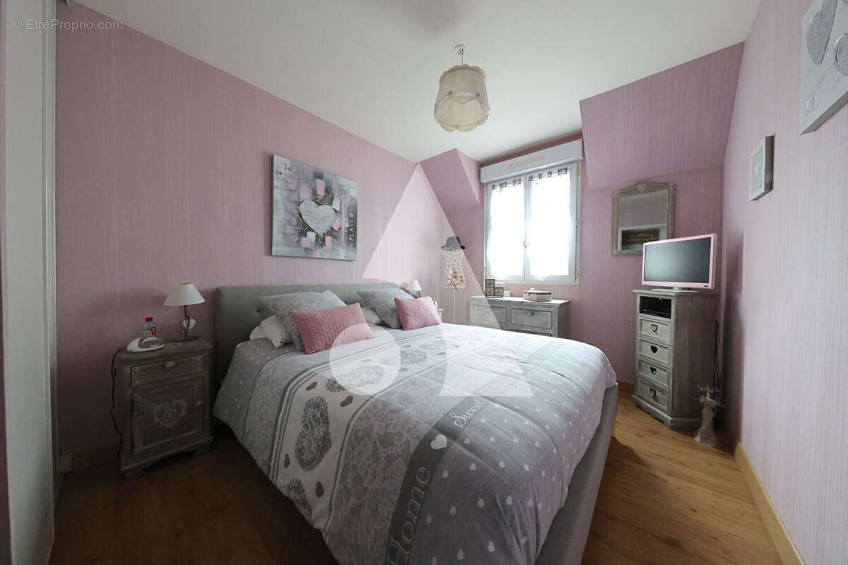 Maison à SAINT-PIERRE-DU-PERRAY