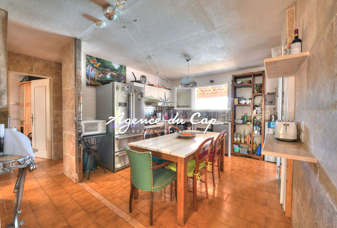 Maison à ROQUEBRUNE-SUR-ARGENS