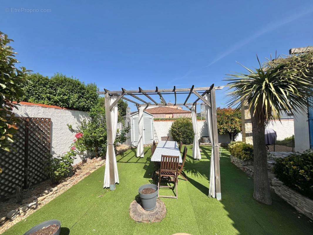 Villa T4 avec dépendance T2 sur un terrain piscinable de 634 m² - photo 11
