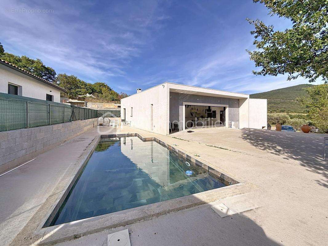 Maison à SAINT-JEAN-DE-LA-BLAQUIERE