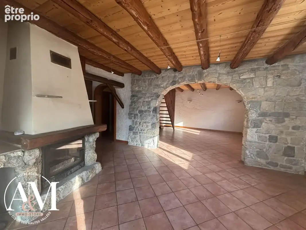 Maison de caractère avec 2 logements, terrasse exposée sud et grand garage - photo 5