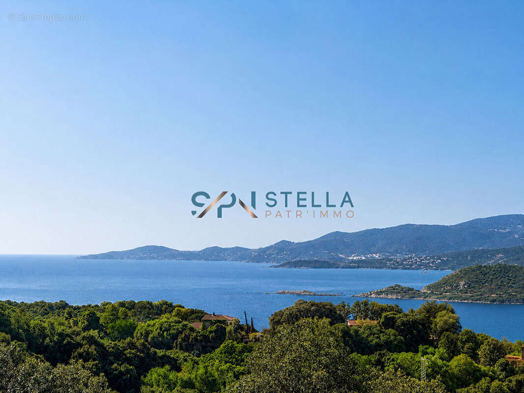 Propriété vue mer panoramique - 270 m² habitables et plus de 3 000 m² de terrain : une propriété rare à Calcatoggio - photo 2