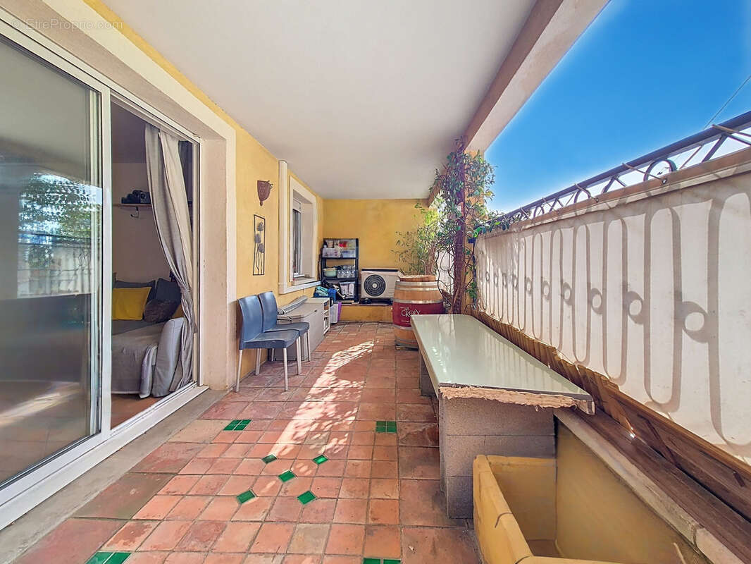 Appartement à LA CROIX-VALMER