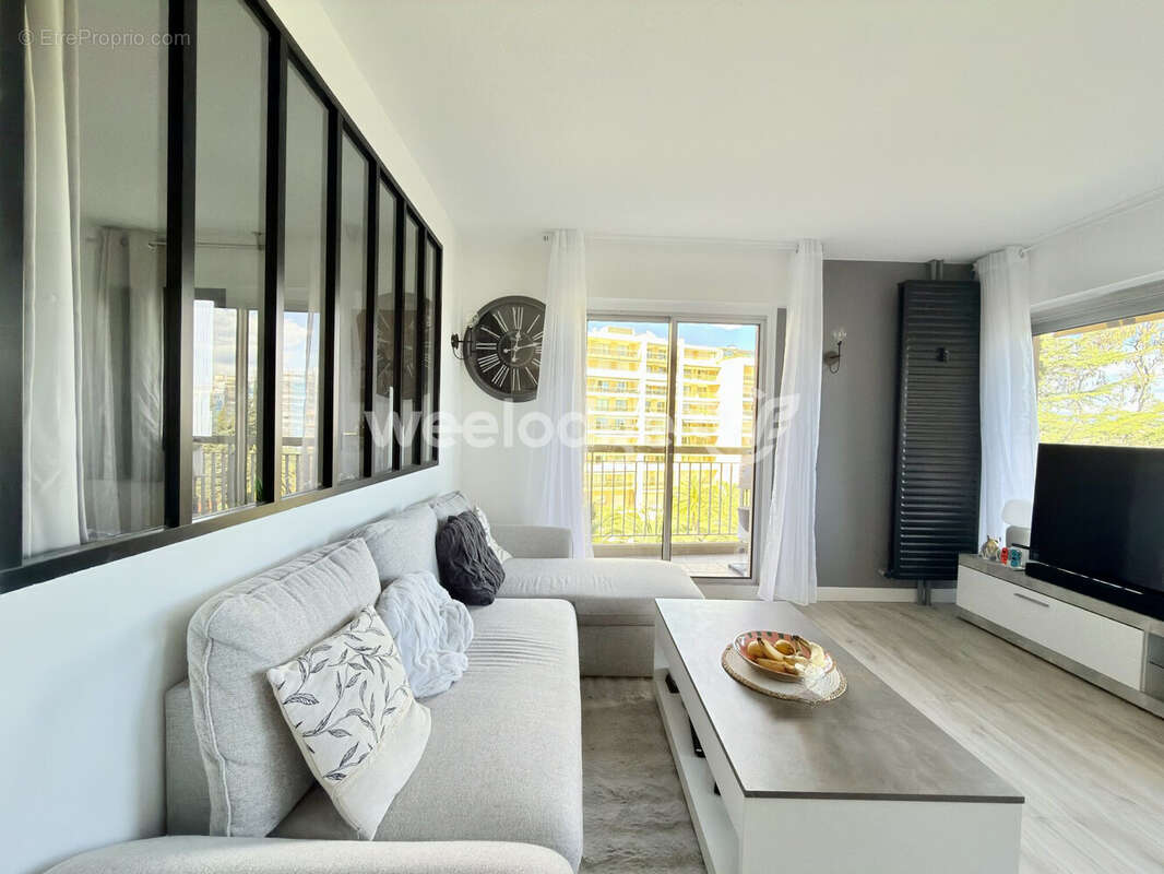 Appartement à MANDELIEU-LA-NAPOULE