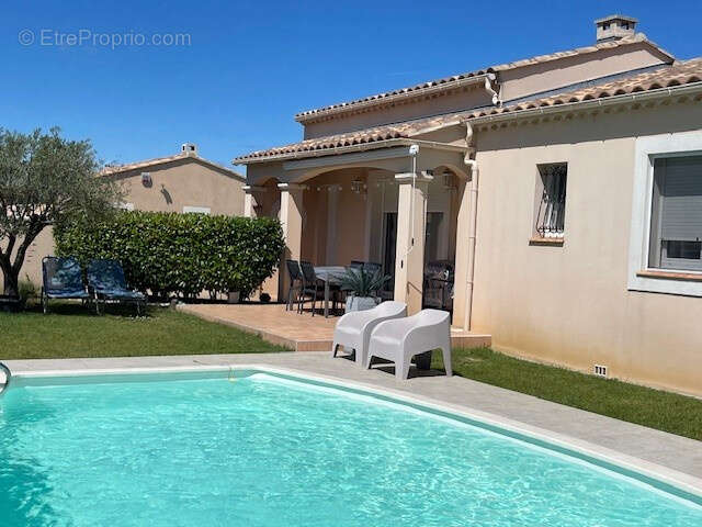 Maison à SAINT-LAURENT-DES-ARBRES