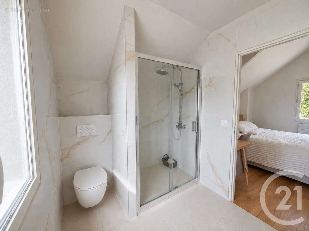 Maison 115 m² à Saint-Maur-Des-Fosses  - photo 8