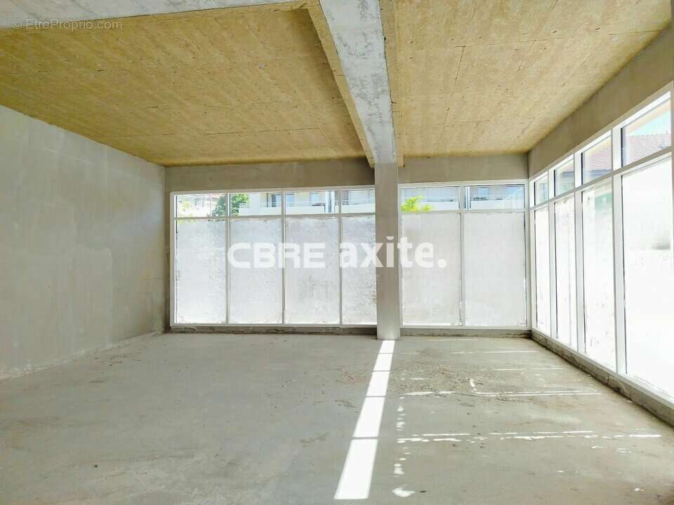 Autre à FERNEY-VOLTAIRE