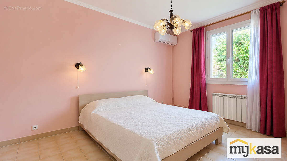 Maison familiale T5 de 136 m² avec garage et terrain de 525 m² - photo 9