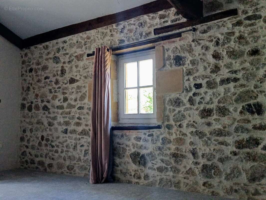 Maison à CONFOLENS