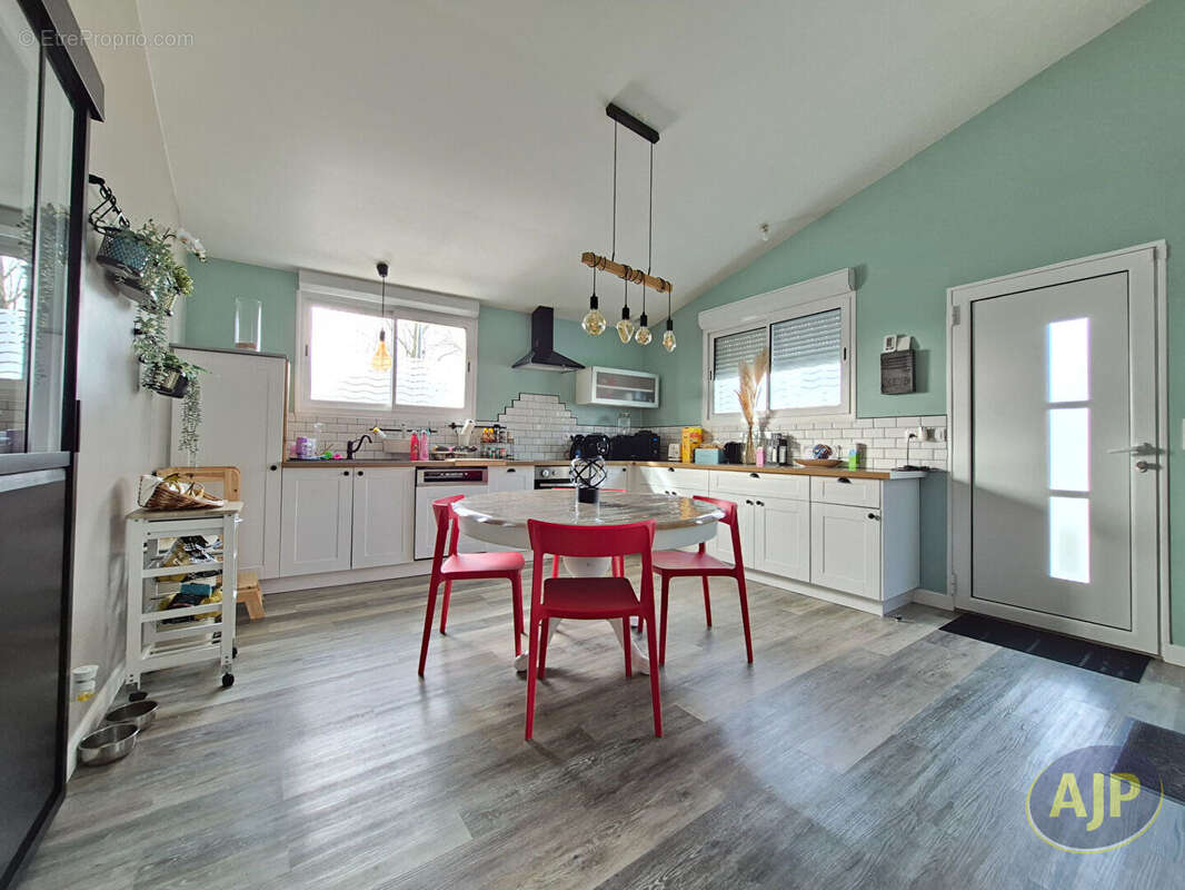 Maison à CORCOUE-SUR-LOGNE