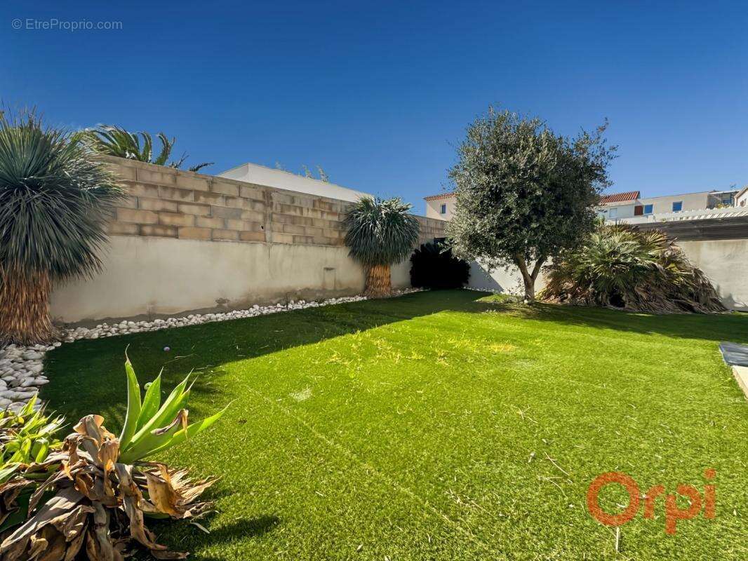 Maison à CHATEAUNEUF-LES-MARTIGUES