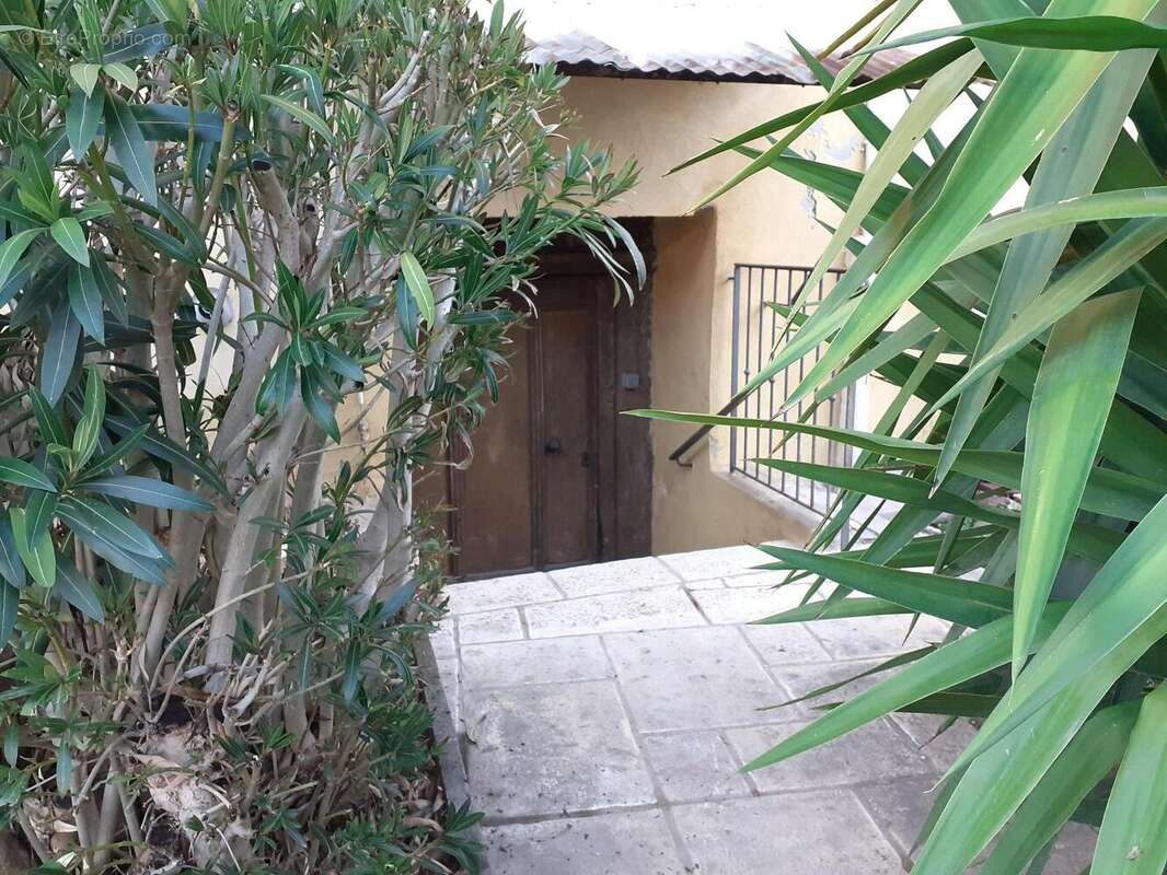   - Appartement à DRAGUIGNAN