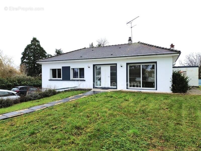 Maison à VARENNES-VAUZELLES