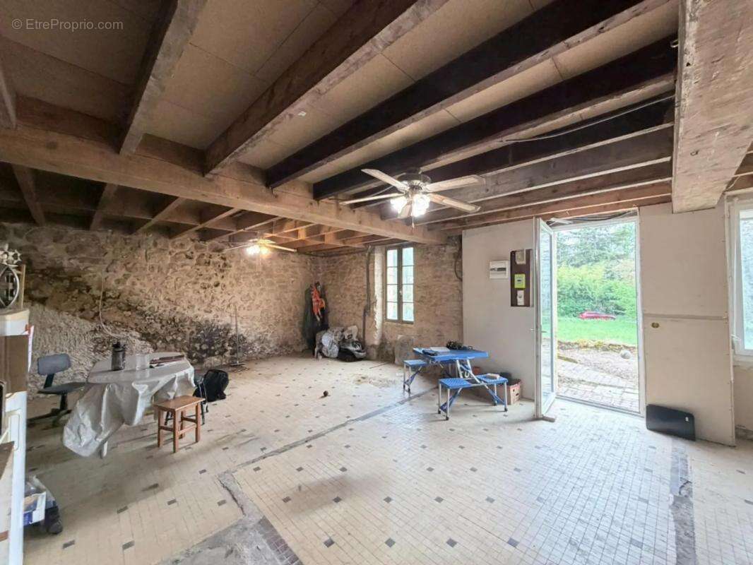 Maison troglodyte 7 pièces avec vaste terrain - photo 3