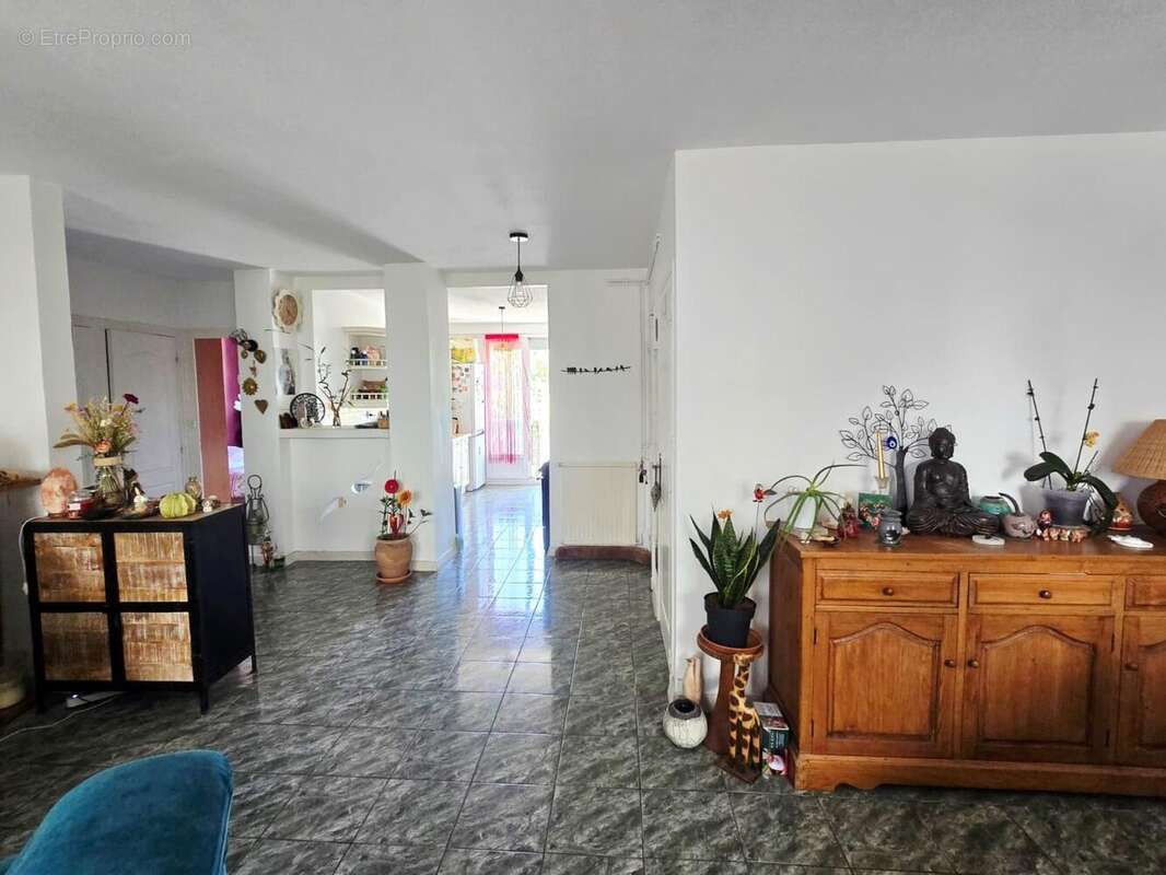 Appartement 75 m² à Saint-Etienne  - photo 4