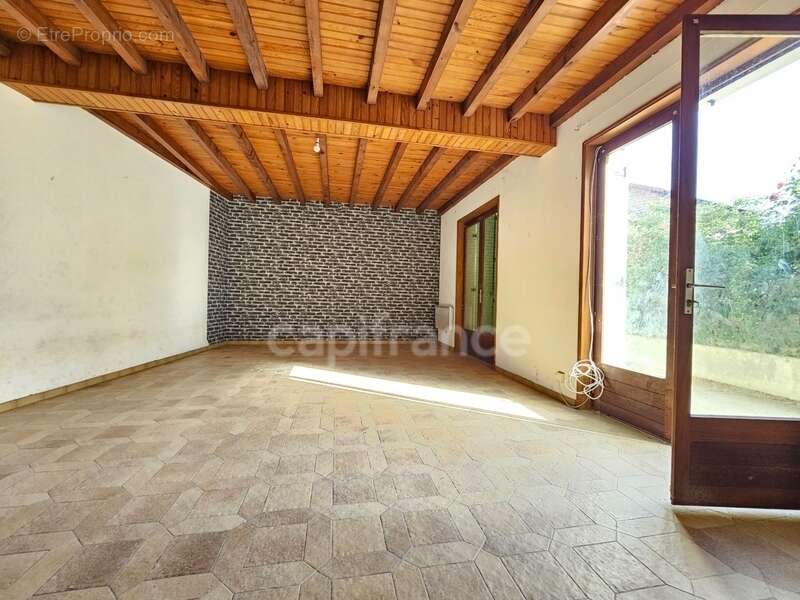 Maison à vendre 6 pièces COTTANCE (42) - photo 2