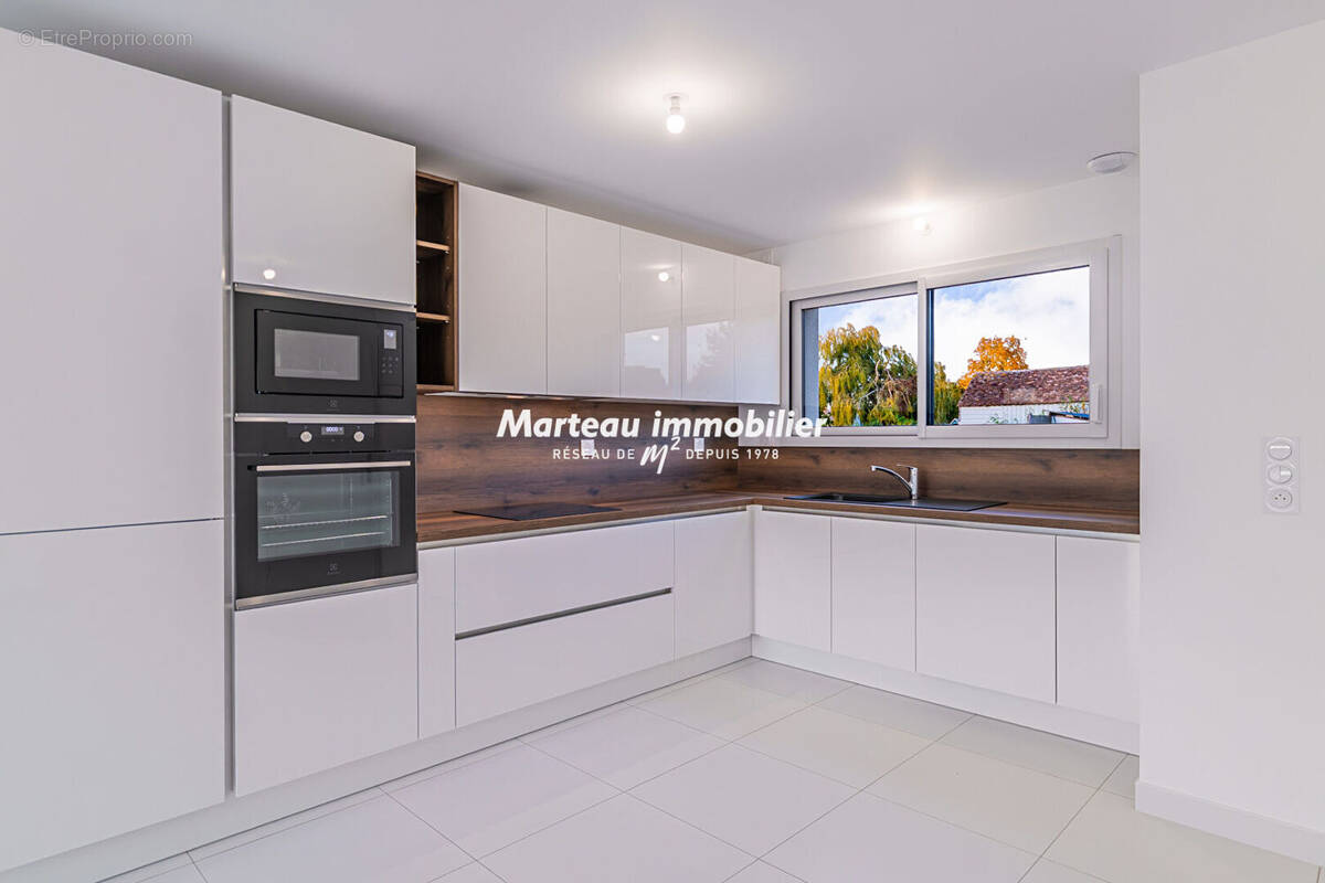 Maison à MONCE-EN-BELIN