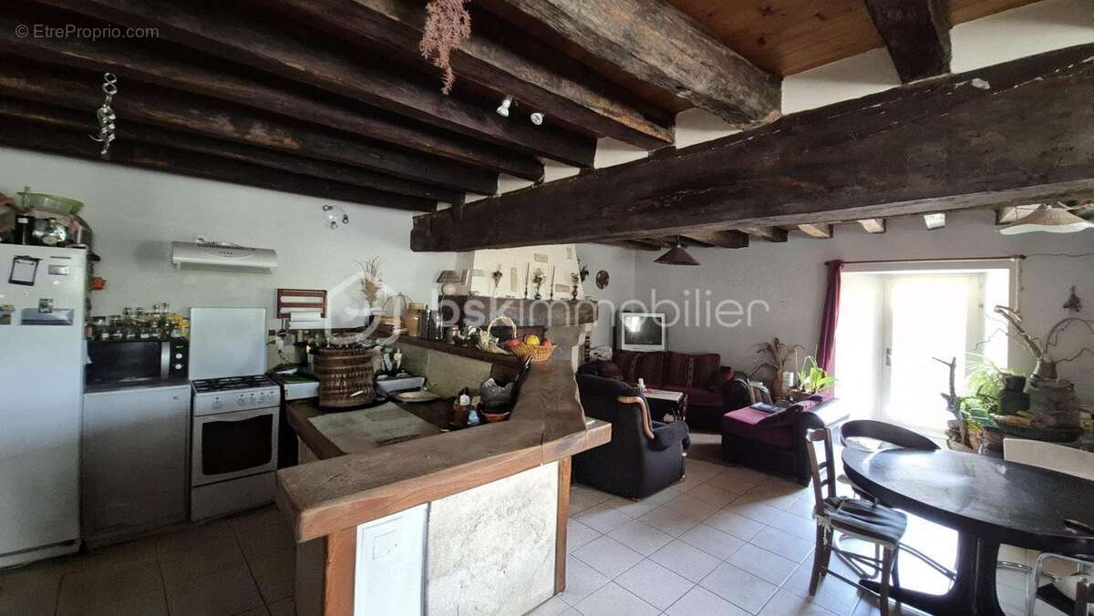 Coup de Cœur :  Maison de Charme XVIIIème  pieds dans l'Eau (DPE C),  5 pièces, 3 chambres au bord de la Boutonne - photo 2