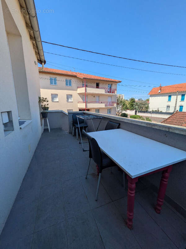 Appartement à LE COTEAU
