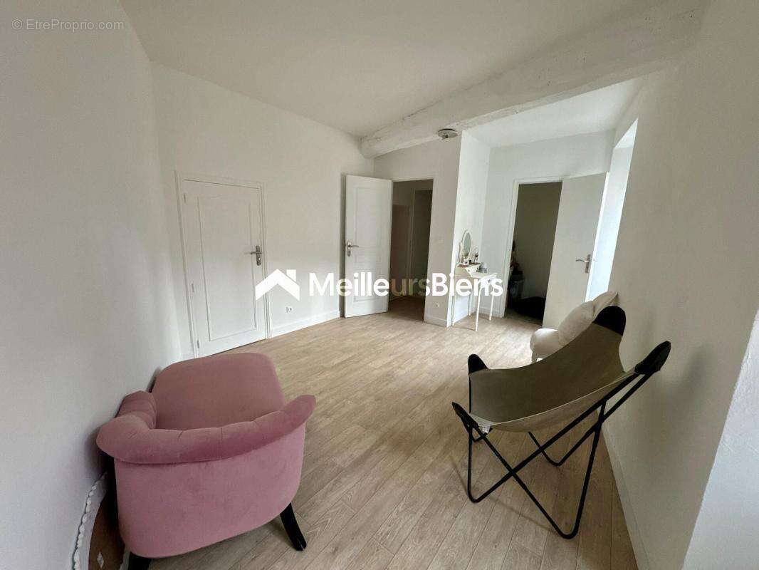 Maison à COSSE-LE-VIVIEN