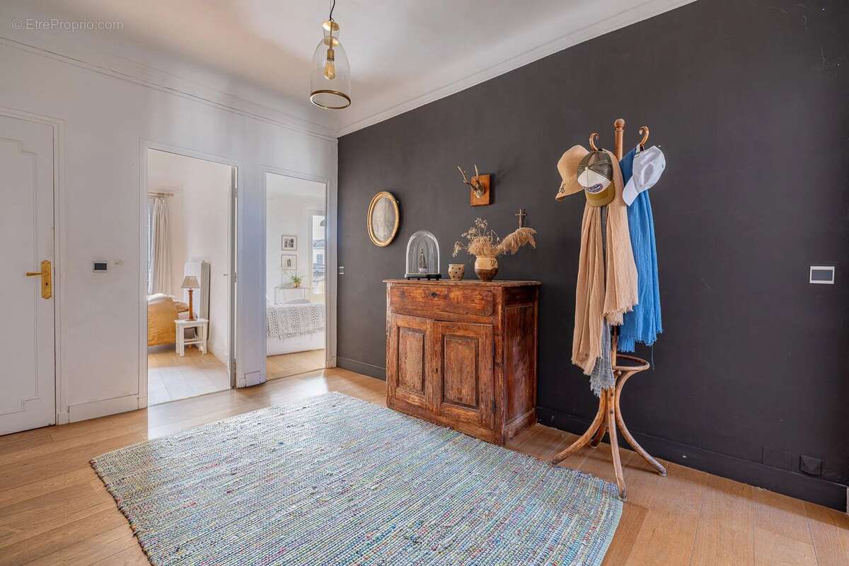 Appartement à MARSEILLE-1E