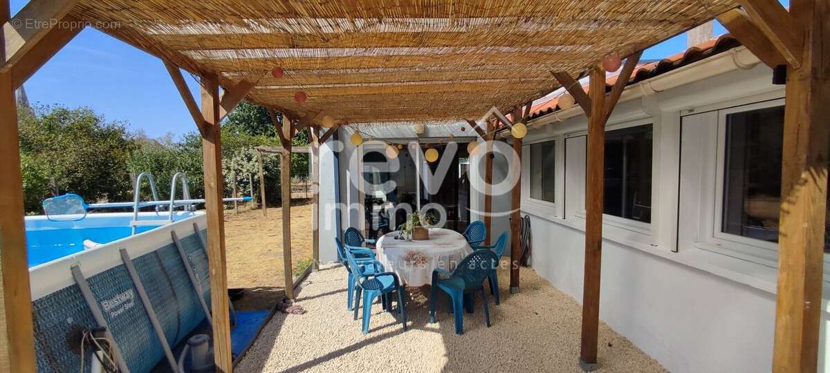 Bourg, proche commodites - photo 10