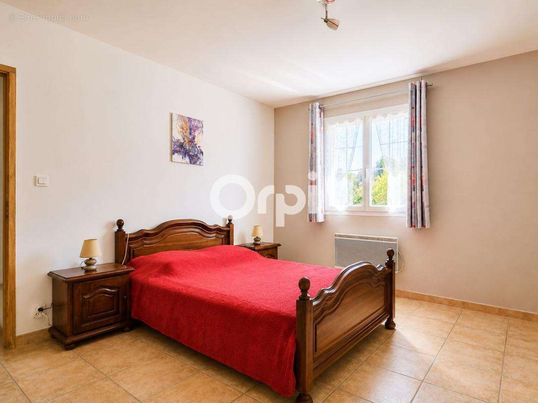 Brouzet-lès-Alès – Villa de Plain-Pied de 120 m²  Terrain de 1 500 m² - photo 9